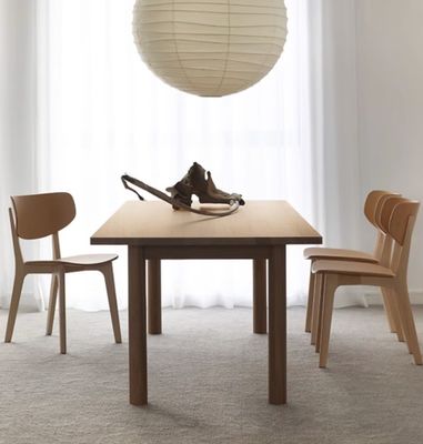 Muebles para el hogar de Vietnam Cliente diseña una mesa de comedor de madera sólida moderna con mesas de café resistentes y diseño moderno