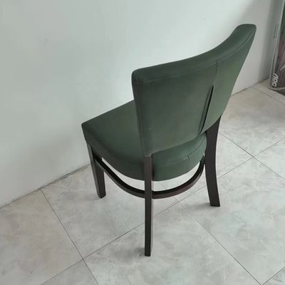 Tejido nórdico de cuero de PU Banquete Hotel Restaurante Evento Silla de comedor de madera con patas de madera y acabado de pintura NC / PU