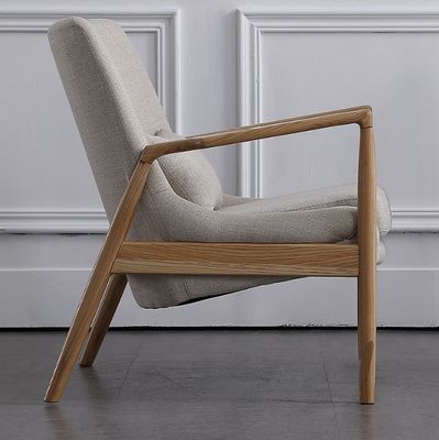 Muebles de salón sillas de madera resistentes sofá con reposabrazos y cojines tapizados