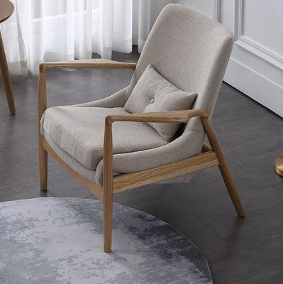 Muebles de salón sillas de madera resistentes sofá con reposabrazos y cojines tapizados