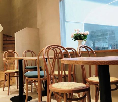 Cuadro de comedor moderno de estilo simple para edificios de oficinas