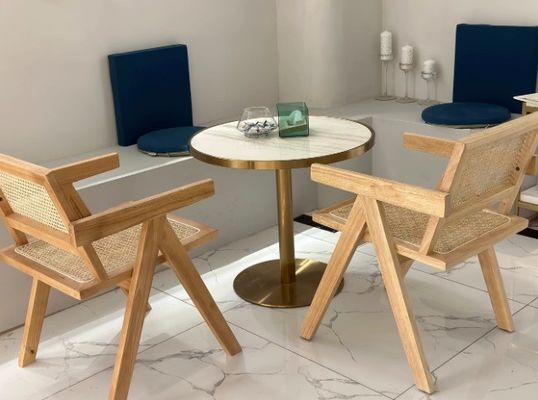 Madera de color negro / de madera de nuez Madera sólida con silla de ratán para muebles de comedor de estilo moderno