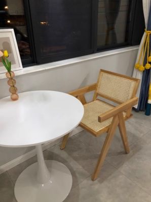 Madera de color negro / de madera de nuez Madera sólida con silla de ratán para muebles de comedor de estilo moderno