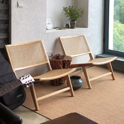 Silla de comedor de madera de estilo moderno y silla de salón de ratán W65*D80*H69CM para decoración moderna de edificios de oficinas