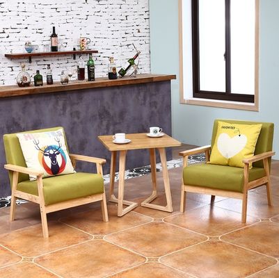 Colores personalizados silla de madera sólida W64*D59*H71CM para salón contemporáneo y sofisticado