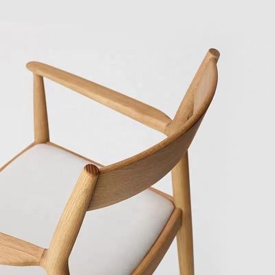 Restaurante Madera Comedor Silla de brazos Medio siglo Diseño moderno Madera sólida Embalaje de correo Y