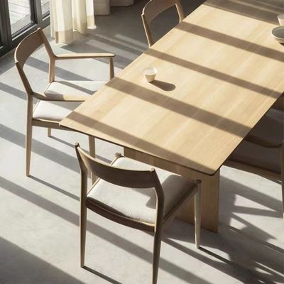 Restaurante Madera Comedor Silla de brazos Medio siglo Diseño moderno Madera sólida Embalaje de correo Y