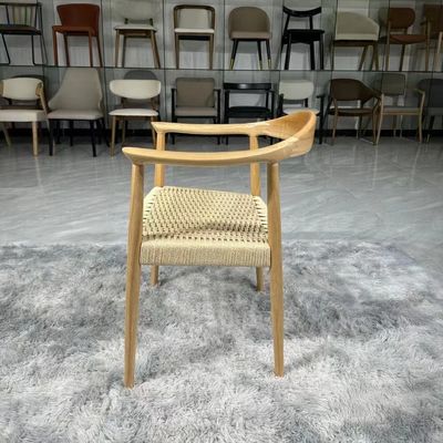 Silla de elevación de madera maciza Silla de brazo de comedor moderno con asiento de cuerda duradero y función de elevación