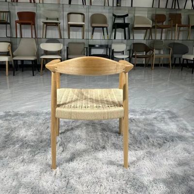 Silla de elevación de madera maciza Silla de brazo de comedor moderno con asiento de cuerda duradero y función de elevación
