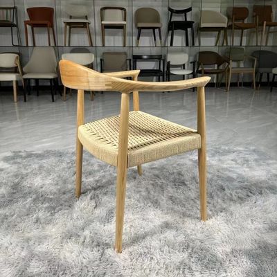 Silla de elevación de madera maciza Silla de brazo de comedor moderno con asiento de cuerda duradero y función de elevación