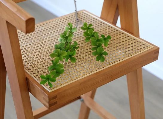 Silla de taburete de bar de madera maciza con respaldo y brazos natural / nuez / negro