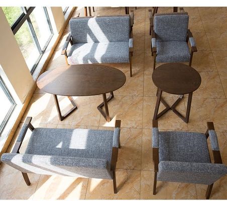 Silla de asiento blando de diseño moderno para el salón y el hotel W65*D59*H75CM Silla de sofá de madera de tejido sólido