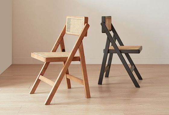 Silla de bodas de madera marrón moderna Silla plegable de ratán para comidas de oficina y bodas en estilo natural