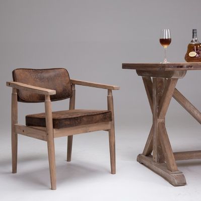 Muebles de comedor modernos europeos de madera maciza sillas de cuero PU de color de madera natural para el comedor de muestra