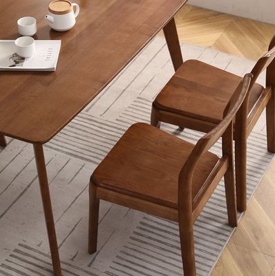 Silla de comedor de madera sólida de estilo clásico moderno marrón para asientos de restaurante en marrón