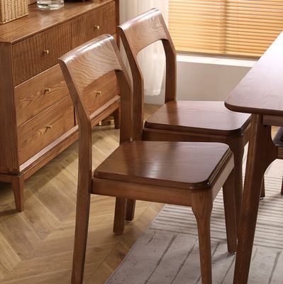 Silla de comedor de madera sólida de estilo clásico moderno marrón para asientos de restaurante en marrón