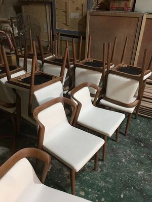 Silla de comedor de restaurante Marco de madera de ceniza sólida Sillones tapizados de madera para lujo moderno