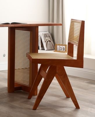 Asiento suave de madera de caucho de diseño moderno silla de comedor de rotín de madera para sala de estar y hotel