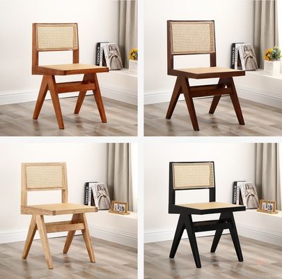 Asiento suave de madera de caucho de diseño moderno silla de comedor de rotín de madera para sala de estar y hotel