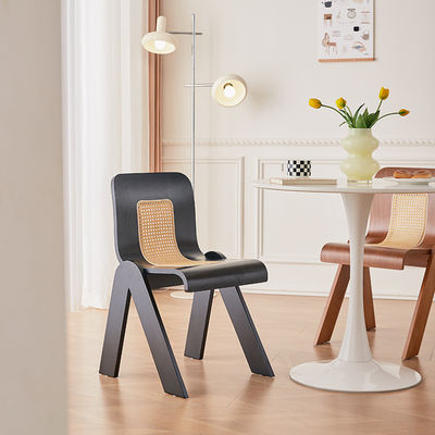 Silla de comedor de madera nórdica con acabado de nitrolacquer y marco de madera de caucho