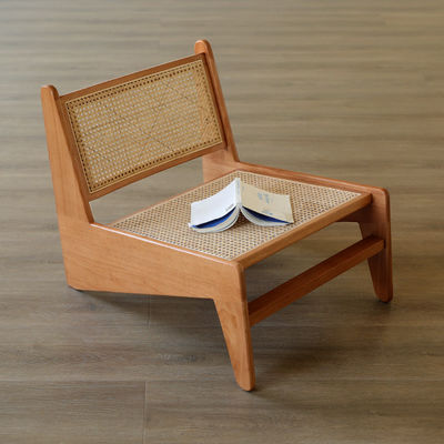 Cadro de madera de caucho silla de ocio de estilo nórdico para el salón silla de salón de madera