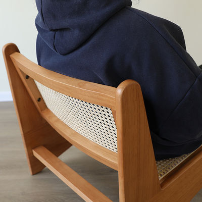 Cadro de madera de caucho silla de ocio de estilo nórdico para el salón silla de salón de madera