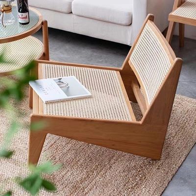 Cadro de madera de caucho silla de ocio de estilo nórdico para el salón silla de salón de madera