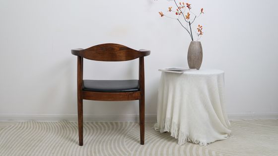 Nitrolacquer Finish Nordic Solid Wood Armrest Cushion Silla para comedor Hotel Hogar Silla presidencial Restaurante Tienda de cafeterías