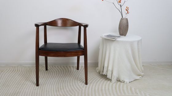 Nitrolacquer Finish Nordic Solid Wood Armrest Cushion Silla para comedor Hotel Hogar Silla presidencial Restaurante Tienda de cafeterías