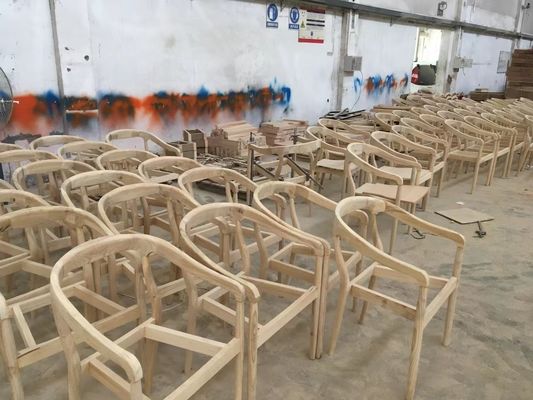 Silla de comedor con reposabrazos de madera maciza en estilo banquete clásico para bodas en hoteles