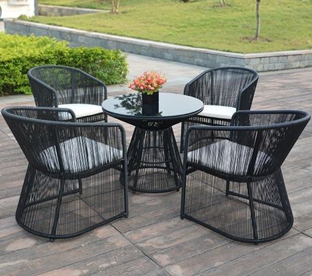 Silla de comedor de metal estilo italiano Silla de café de madera para asientos exteriores de lujo moderno