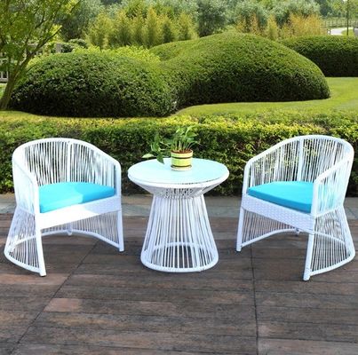 Silla de comedor de metal estilo italiano Silla de café de madera para asientos exteriores de lujo moderno