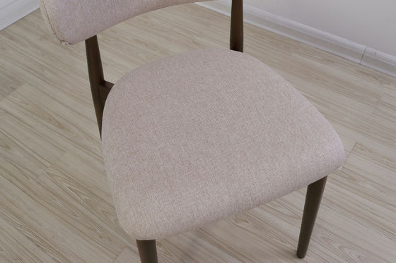 Sillas de madera maciza para muebles de comedor modernos en el restaurante