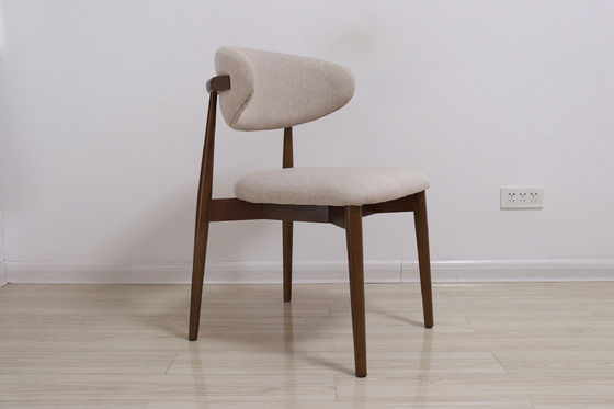 Sillas de madera maciza para muebles de comedor modernos en el restaurante