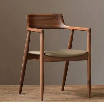 Muebles de comedor de color natural Europa del Norte Madera sólida PU almohadillas de cuero silla de restaurante