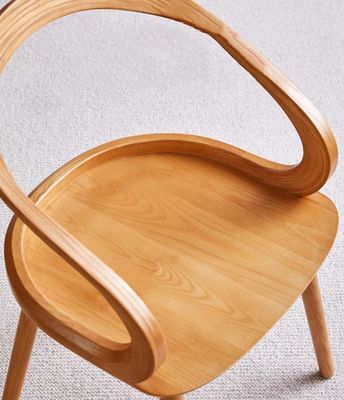 Muebles de restaurante silla de comedor moderna de madera sólida con acabado cerisa y diseño nórdico