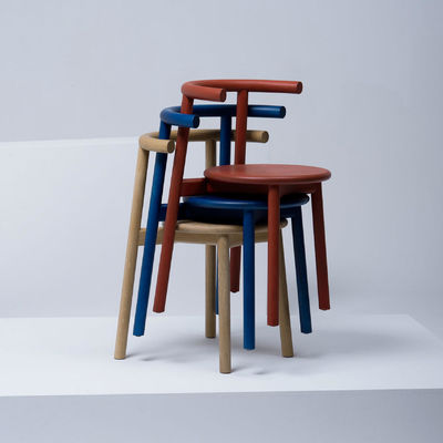 Casa Muebles Salón nórdico Silla de comedor de madera maciza con respaldo y acabado de nitrolaca