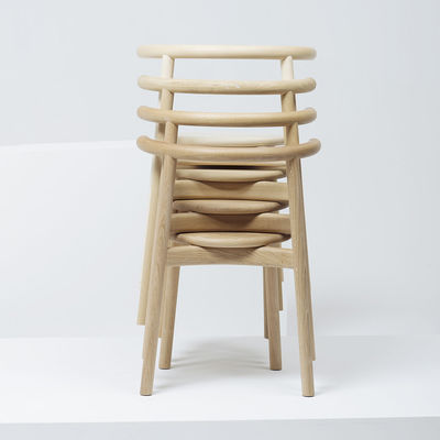 Casa Muebles Salón nórdico Silla de comedor de madera maciza con respaldo y acabado de nitrolaca