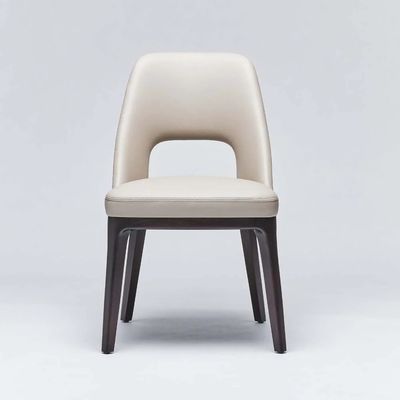 Diseño moderno personalizado de madera sólida de cuero PU silla de brazos de comedor para cafeterías y restaurantes 2023
