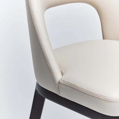 Diseño moderno personalizado de madera sólida de cuero PU silla de brazos de comedor para cafeterías y restaurantes 2023