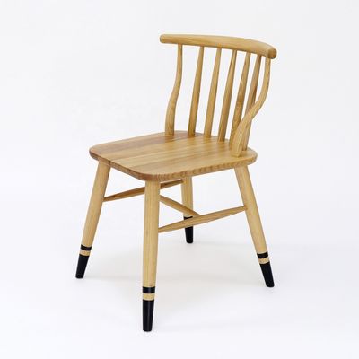 Diseño moderno estilo nórdico exquisita mano de obra Windsor silla de comedor de madera maciza para muebles de asientos de restaurante