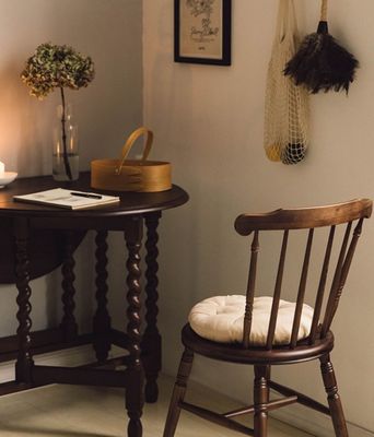 No hay silla de comedor de madera sólida de estilo nórdico de lujo perfecta para el comedor