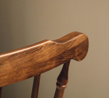 No hay silla de comedor de madera sólida de estilo nórdico de lujo perfecta para el comedor