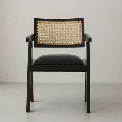 Diseño específico de sillas de comedor Muebles para el hogar silla de ratán con embalaje de correo y madera sólida tapizada