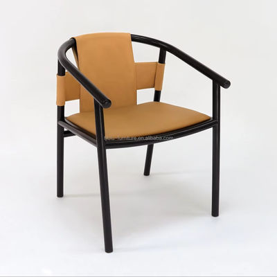 Silla de comedor específica marco de madera maciza salón de ocio acento sillas de brazos con cuero de silla marrón