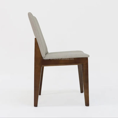 Silla de comedor de madera sólida con tapicería y brazo de acento