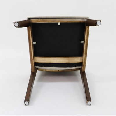 Silla de comedor de madera sólida con tapicería y brazo de acento