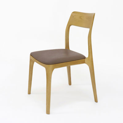 Instalaciones de ocio silla de comedor de madera vintage con tapicería de tela personalizada y acabado de nitrolaca