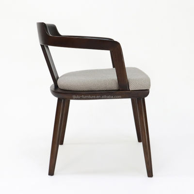 Silla de comedor de madera de estilo clásico Tapicería de tela personalizada para muebles de restaurante
